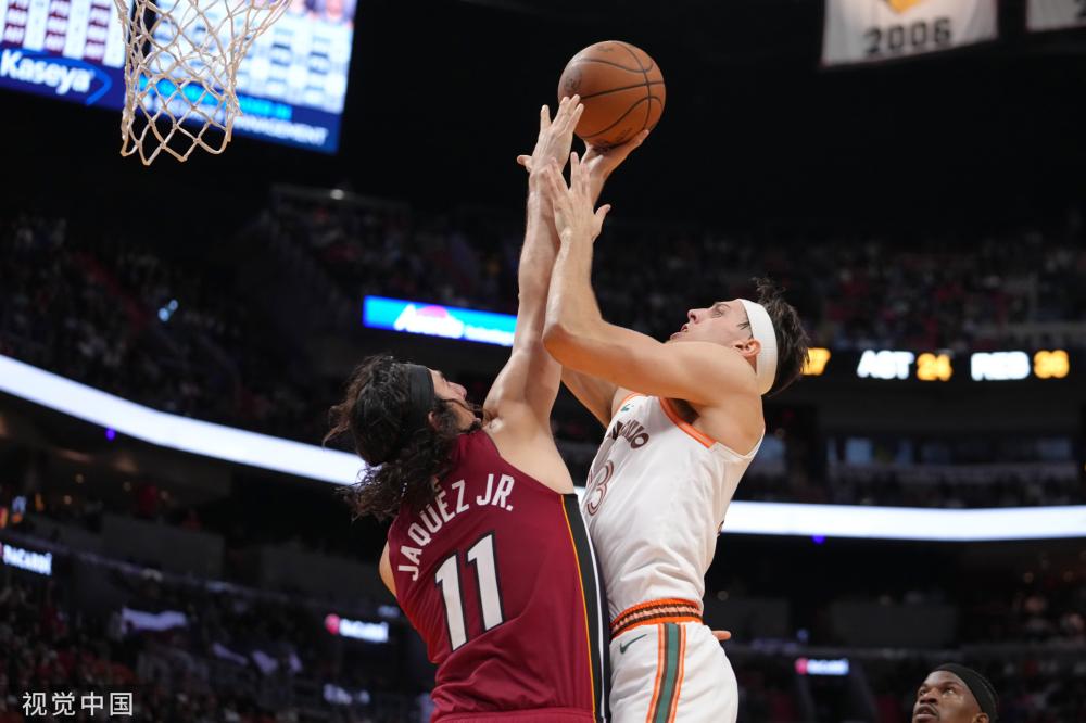 技巧上给曼 技巧上给曼